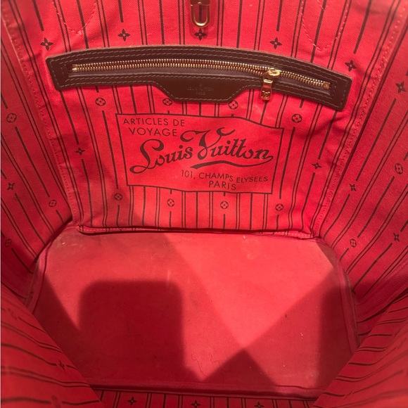 Louis Vuitton Neverfull MM - Picture 8 of 14